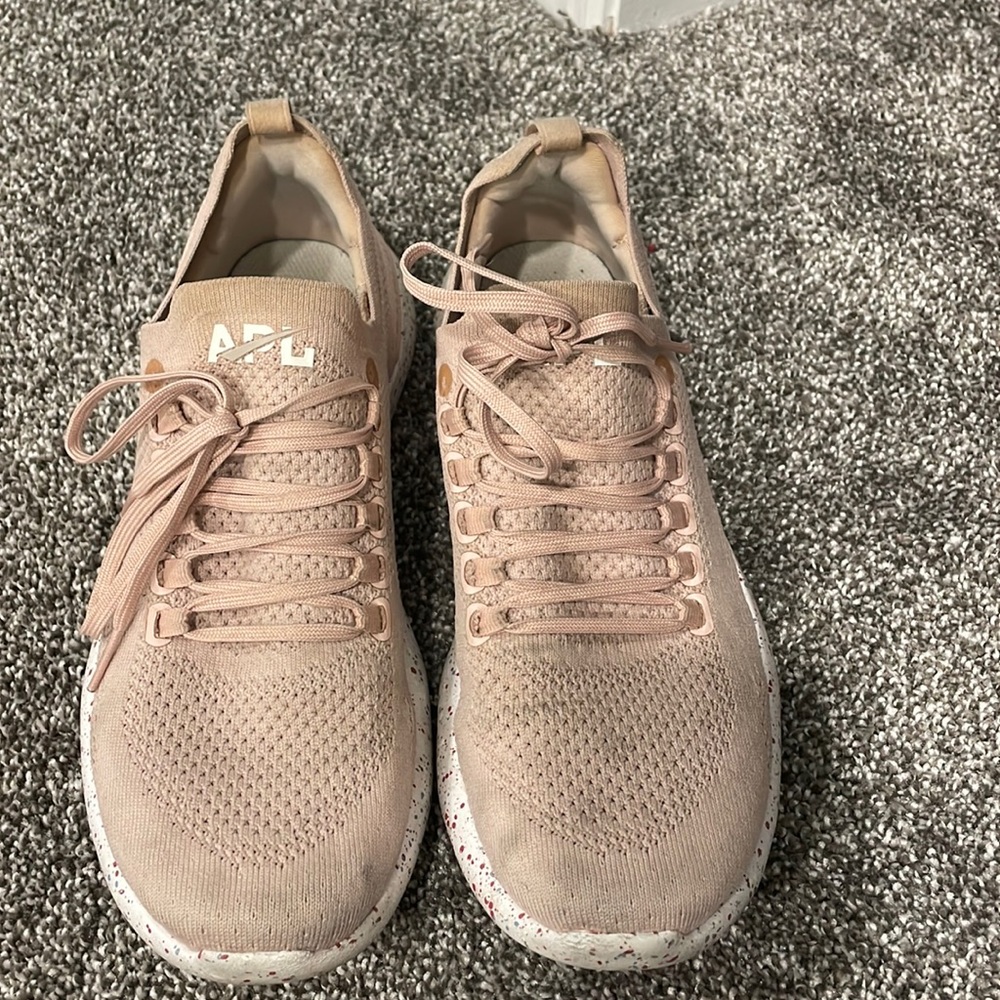 APL running sneakers size 8